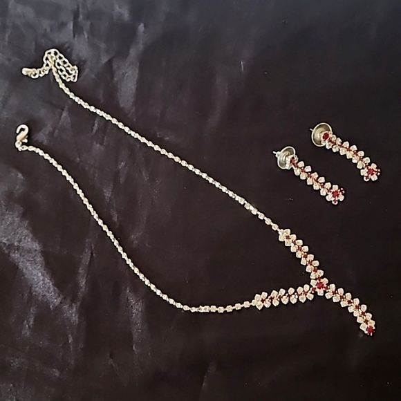 Necklace & Earrings Set - Picture 4 of 4